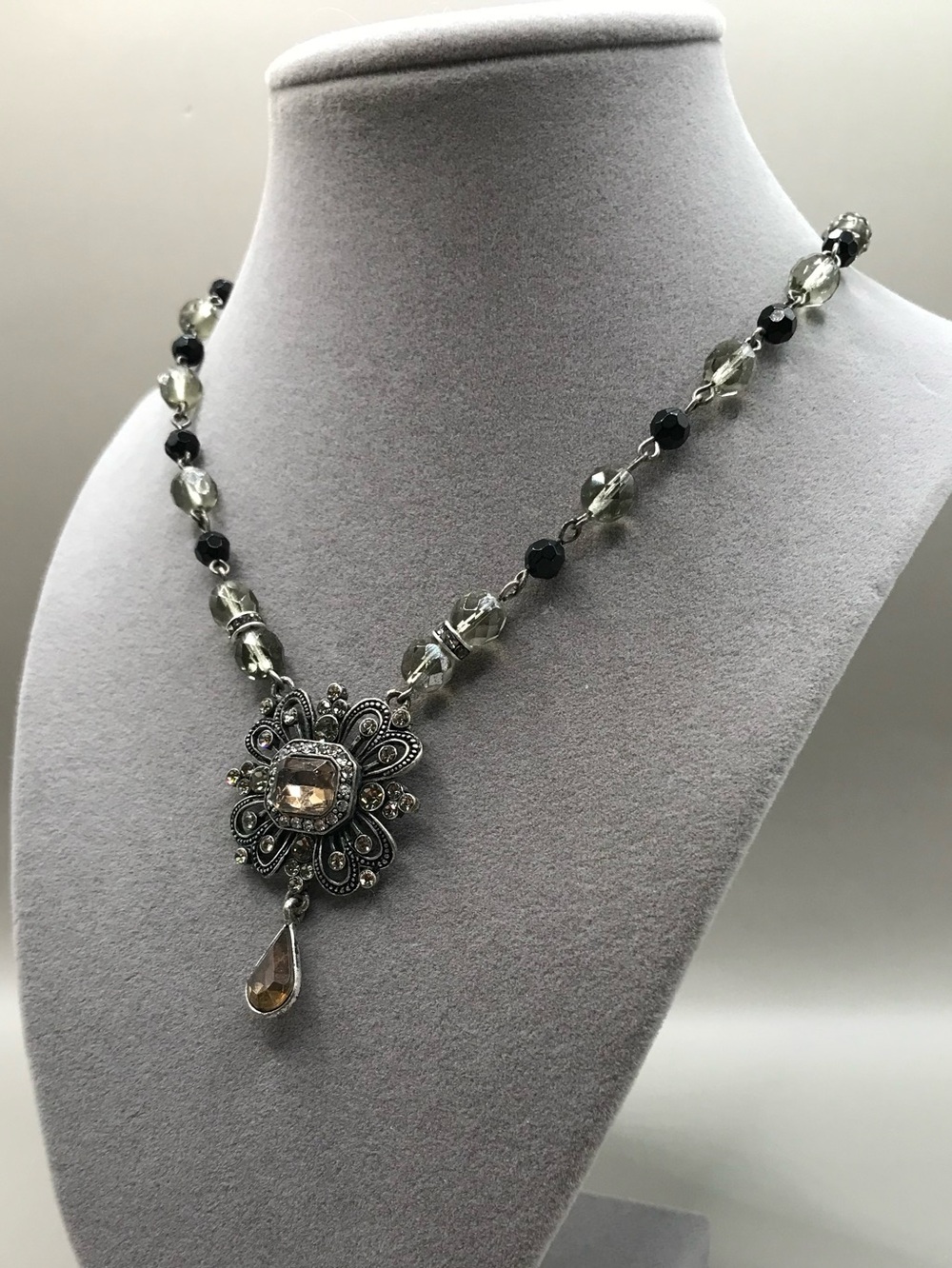 Avon Antique Silver-Tone Floral Design Drop Necklace - Picture 3 of 7